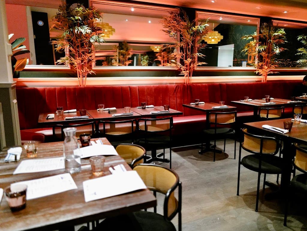 Restaurant atmosphere
