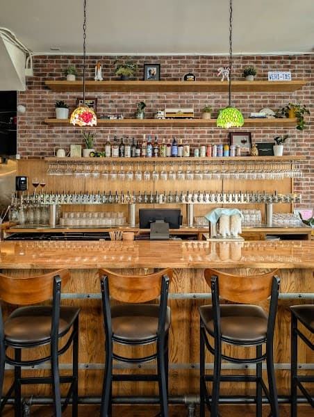 Big Finish Wine Tavern