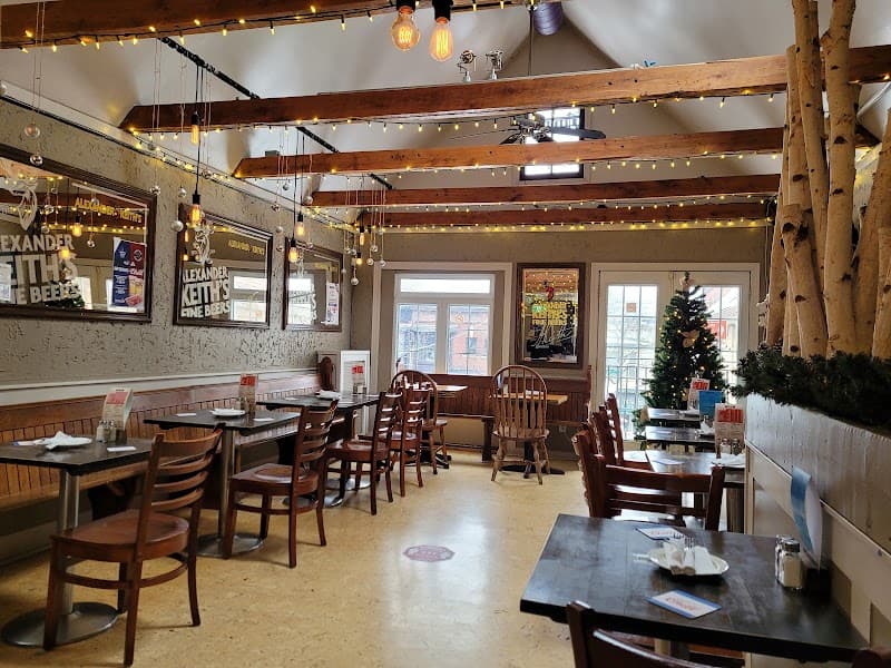 Breakwall BBQ & Smokehouse
