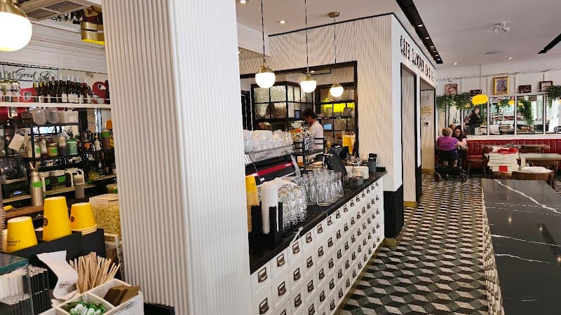 Cafe Landwer Spadina