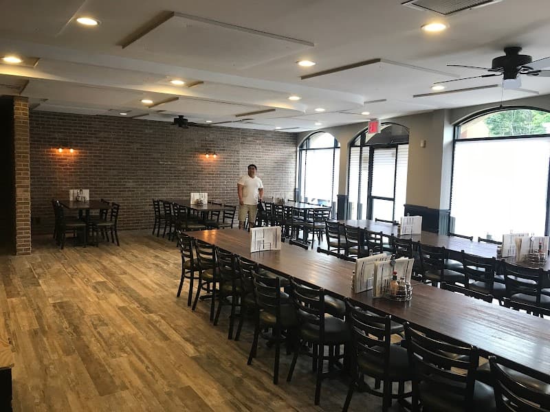 Denino’s Pizzeria & Tavern