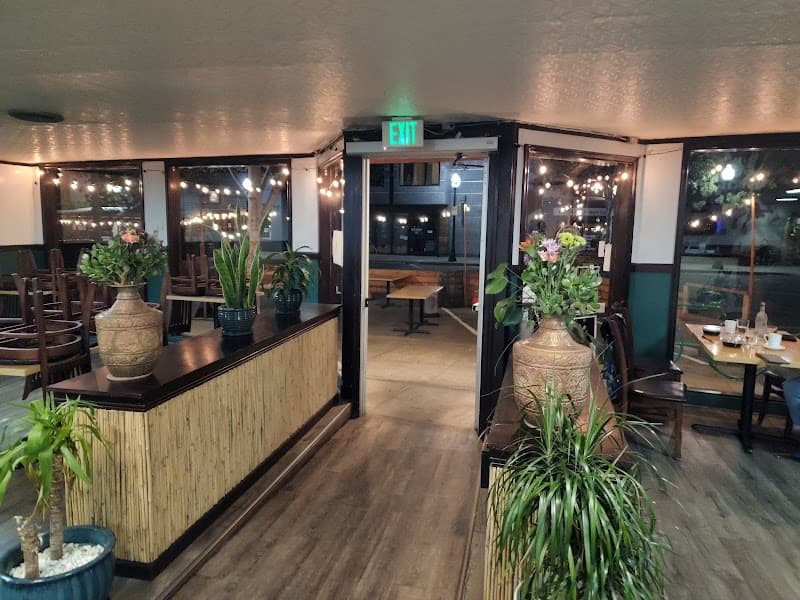 Everest Kitchen Restaurant & Bar
