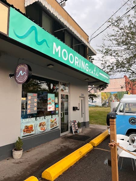 Mooring Eats Shawarma