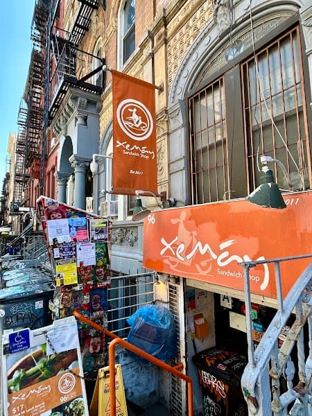 Xe May Sandwich Shop